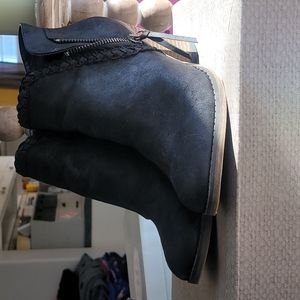 Maurices black heeled booties